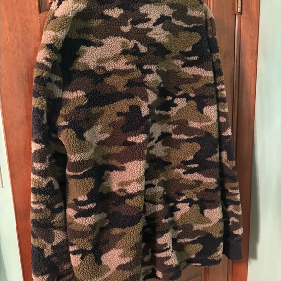 Banana Republic Green Camo Sherpa Fleece Sweatshirt 1/4 Zip Jacket - Picture 3 of 3